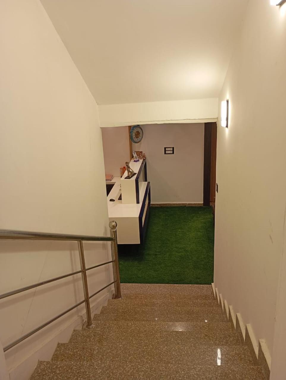 Hotel Middleton Nxt Bhubaneswar Exterior foto